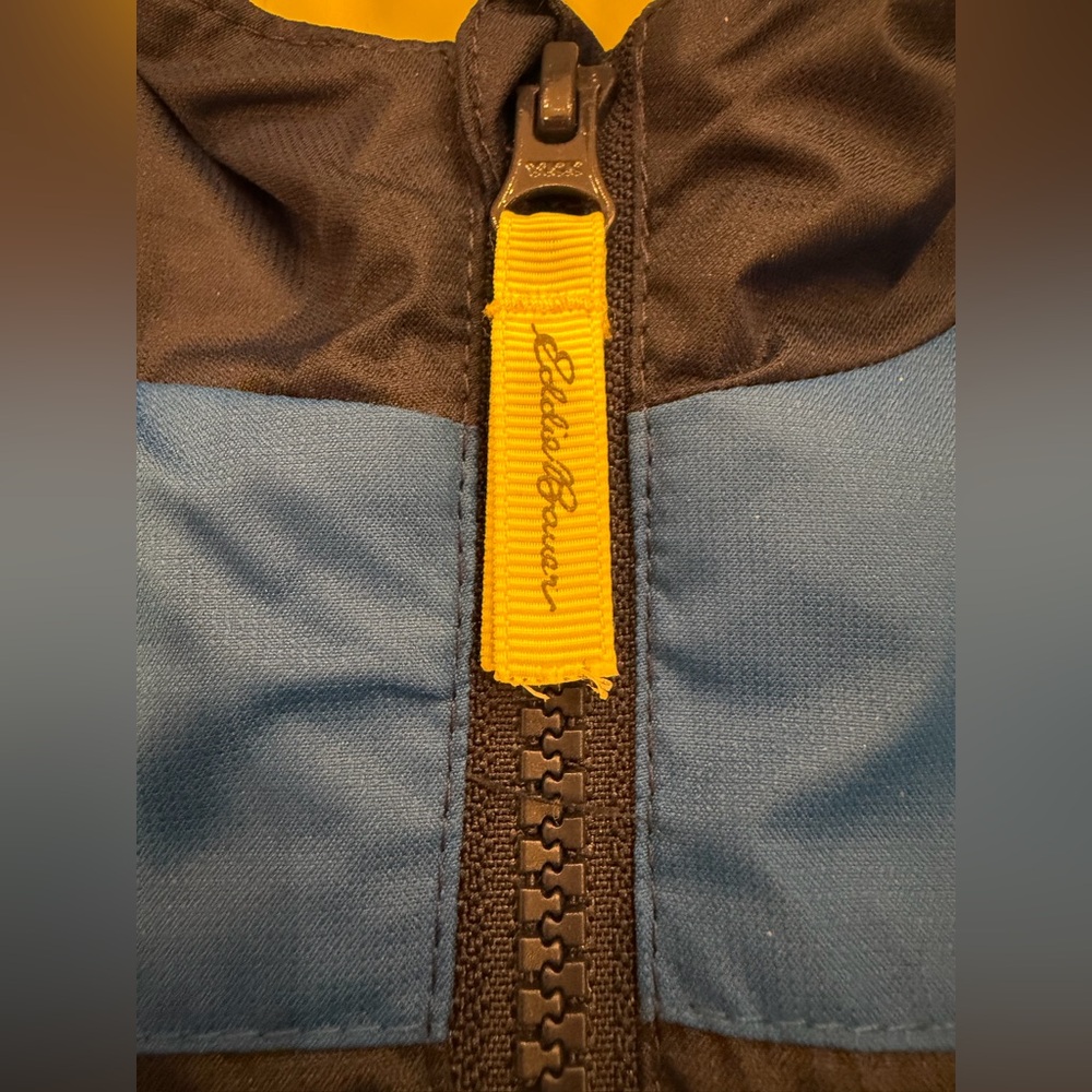 Eddie Bauer Snowsuit 4T Only worn twice. - Picture 10 of 10